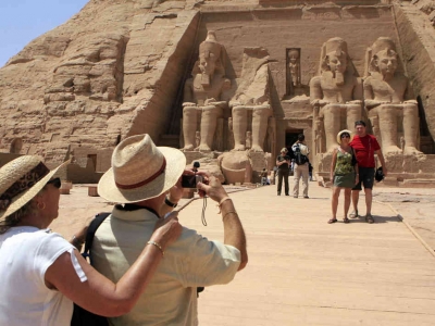 10 THINGS YOU NEED WHEN TRAVELLING TO EGYPT