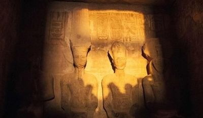 The solar alignment on King Ramses II&#039;s statue